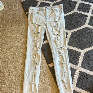 light wash american eagle ripped jeans